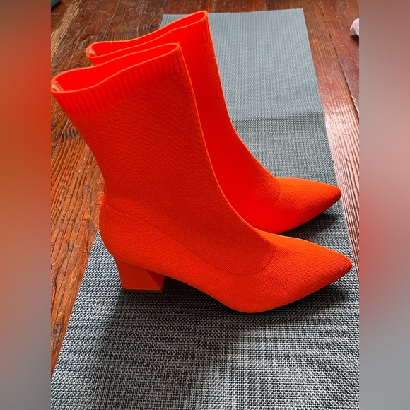 Boohoo knitted low block heel sock boots - Picture 2 of 5